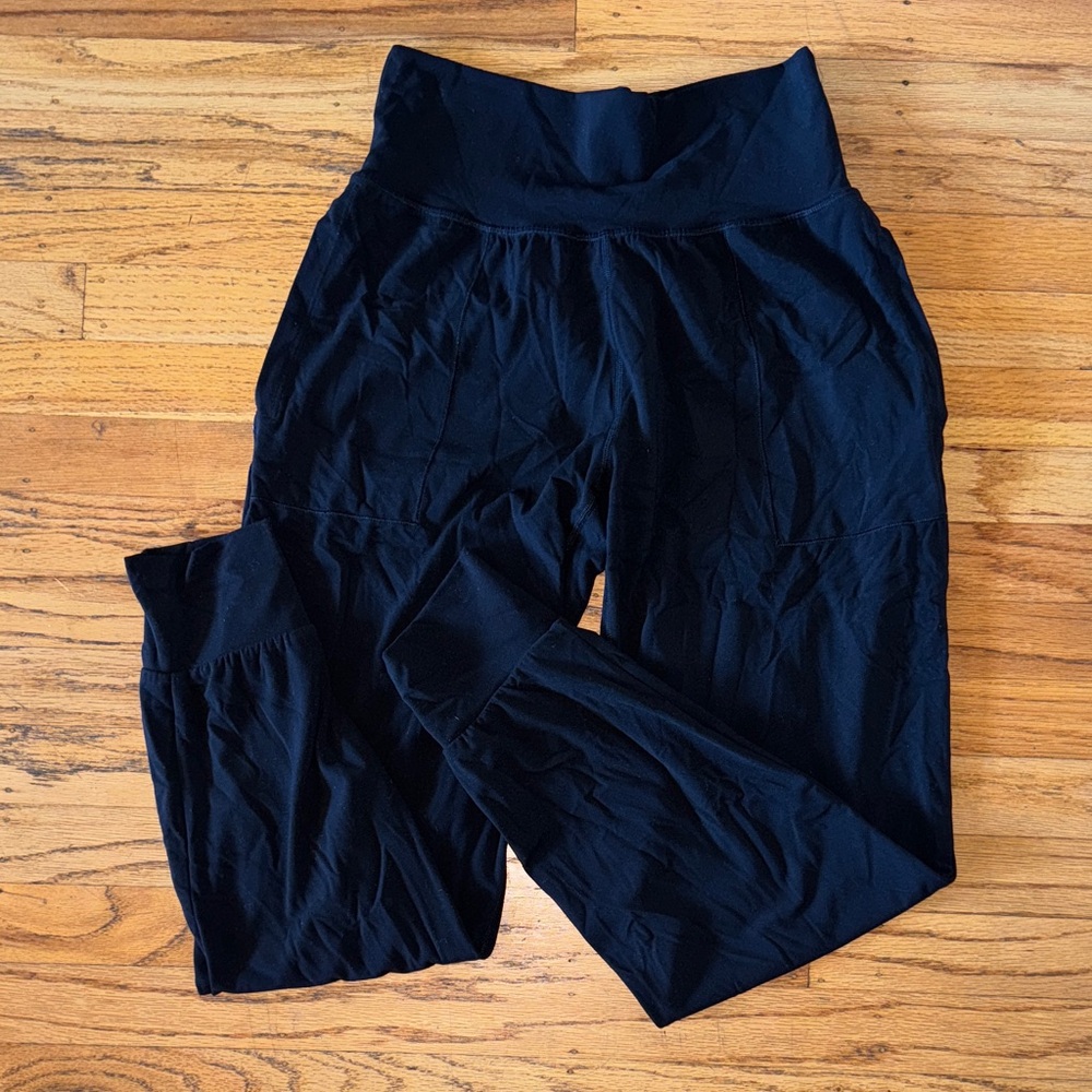 Athleta Black Salutation Jogger